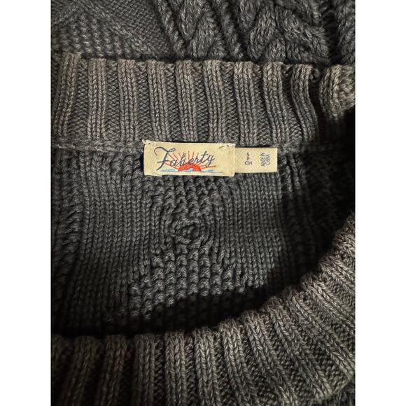 Faherty Organic Cotton Cable Knit Crewneck Sweater – Gray(Phantom) – Size Small - Picture 6 of 8